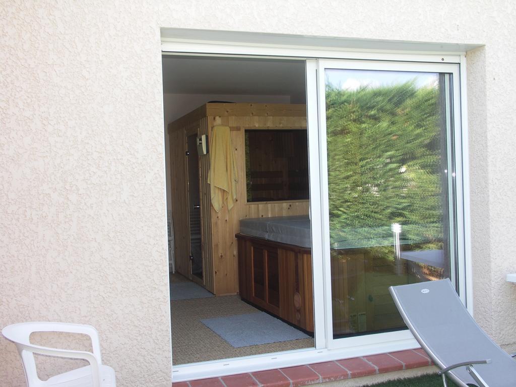 Chambres D'Hotes Le Saint O Detente Exterior photo