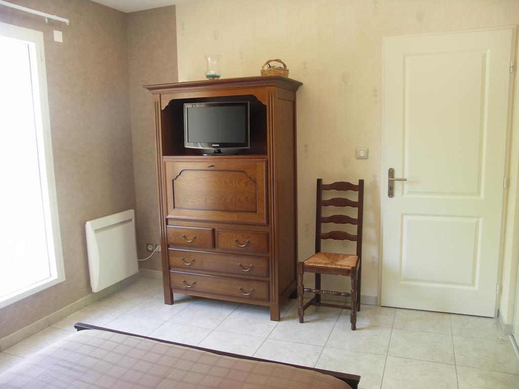 Chambres D'Hotes Le Saint O Detente Room photo